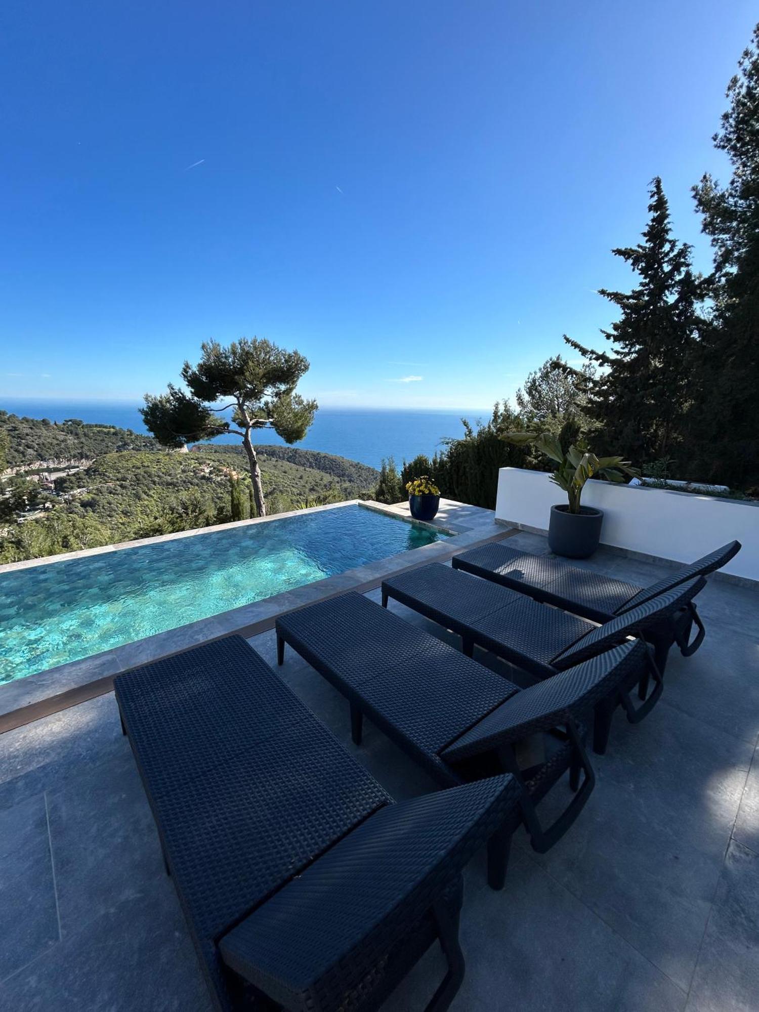 Eze - Appartement Dans Bas De Villa Avec Piscine Pres De Monaco Ngoại thất bức ảnh